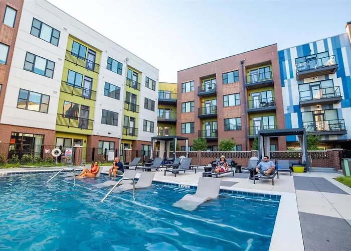Vibrant 2Br Corner Suite And Free Parking At Cityway