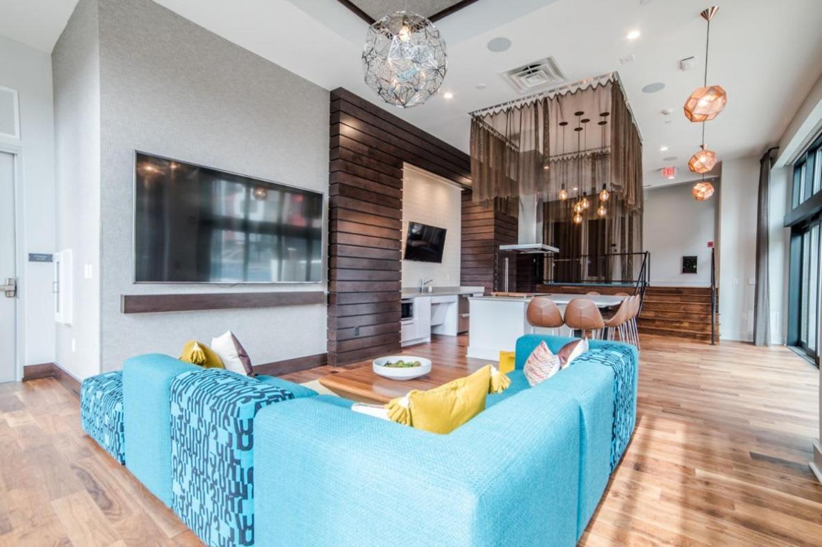 Vibrant 2br Corner And Free Parking At Cityway Apartment